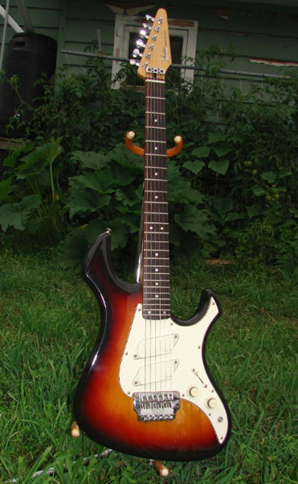 October: 1985 Fender Performer