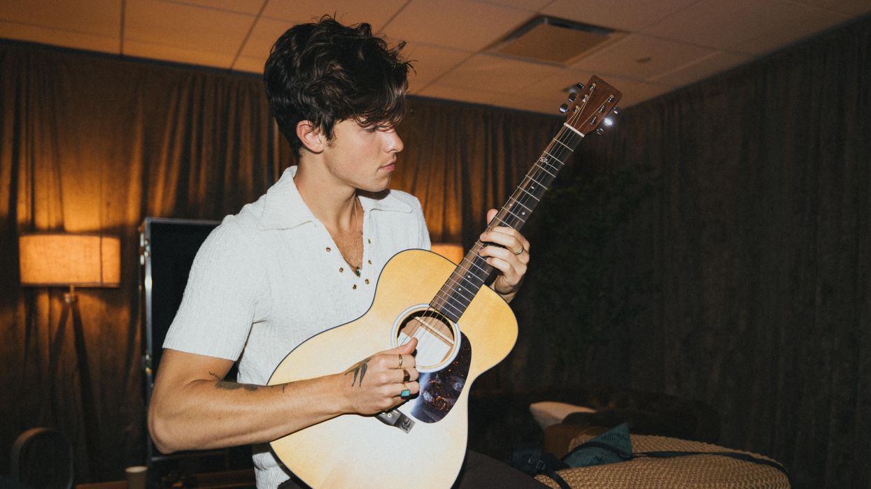 Martin and Shawn Mendes Unveil the 000JR-10E Shawn Mendes Signature Acoustic
