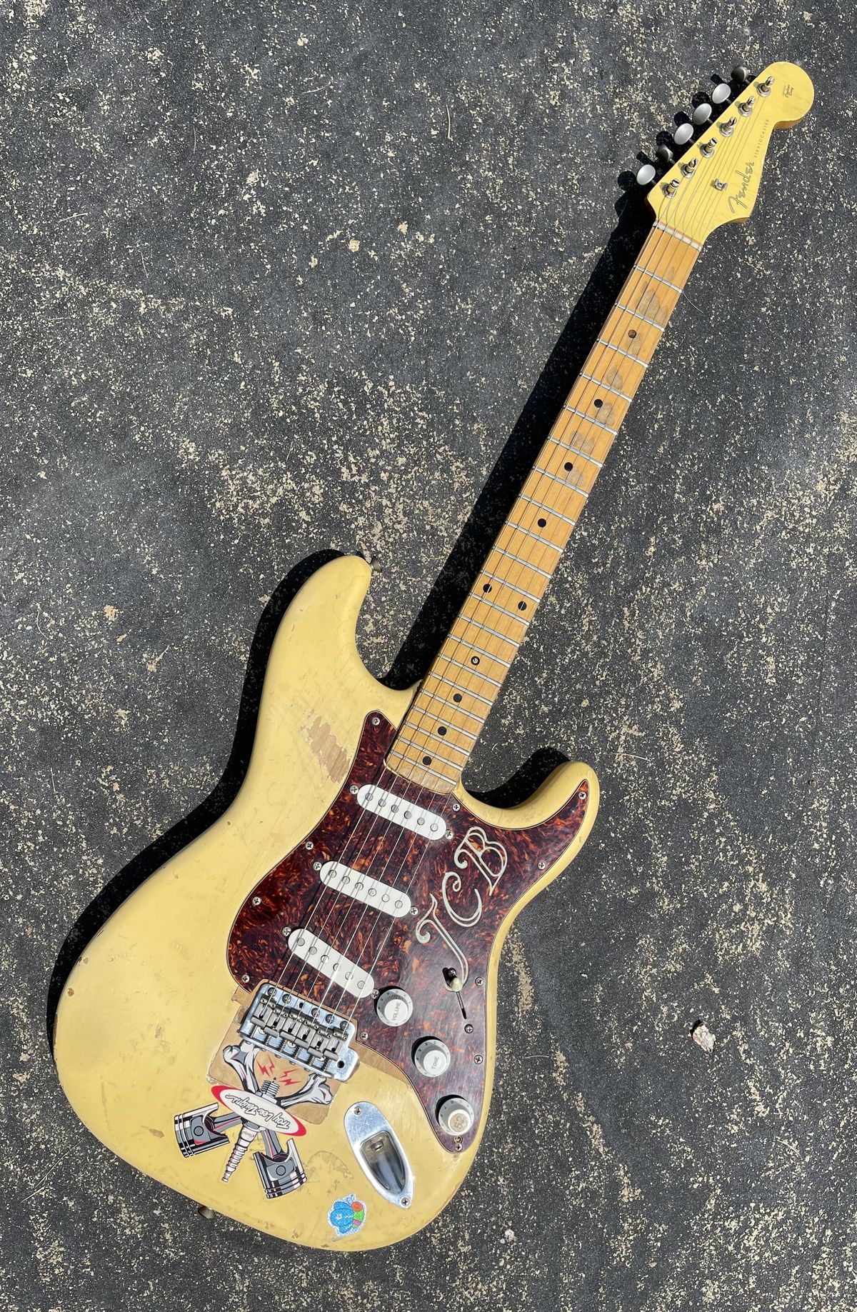 Reader guitar old yeller