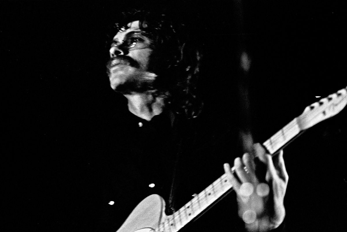 robbie robertson guitarist of the band