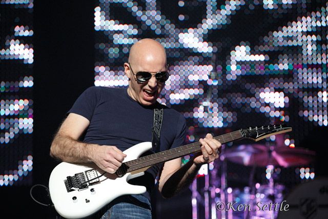 Interview: Joe Satriani - Gravitational Melodies