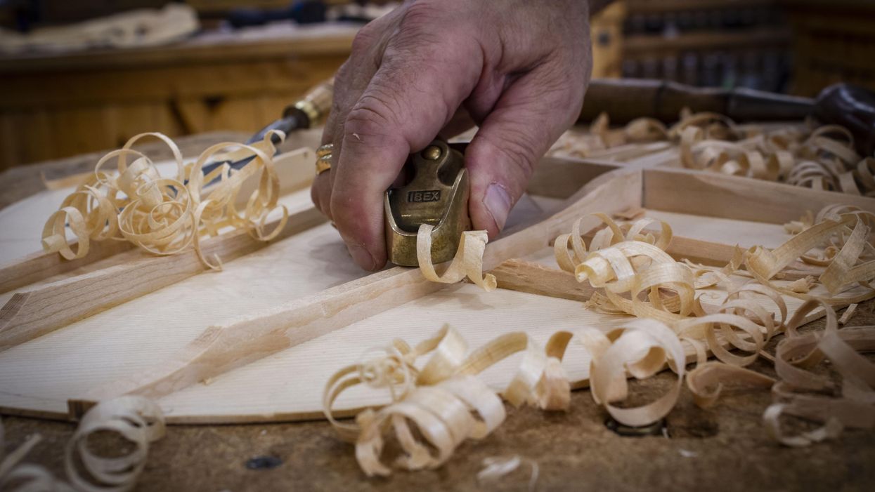 Scalloped guitar bracing