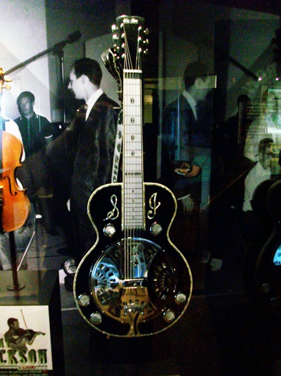 Shot Jackson Resonator