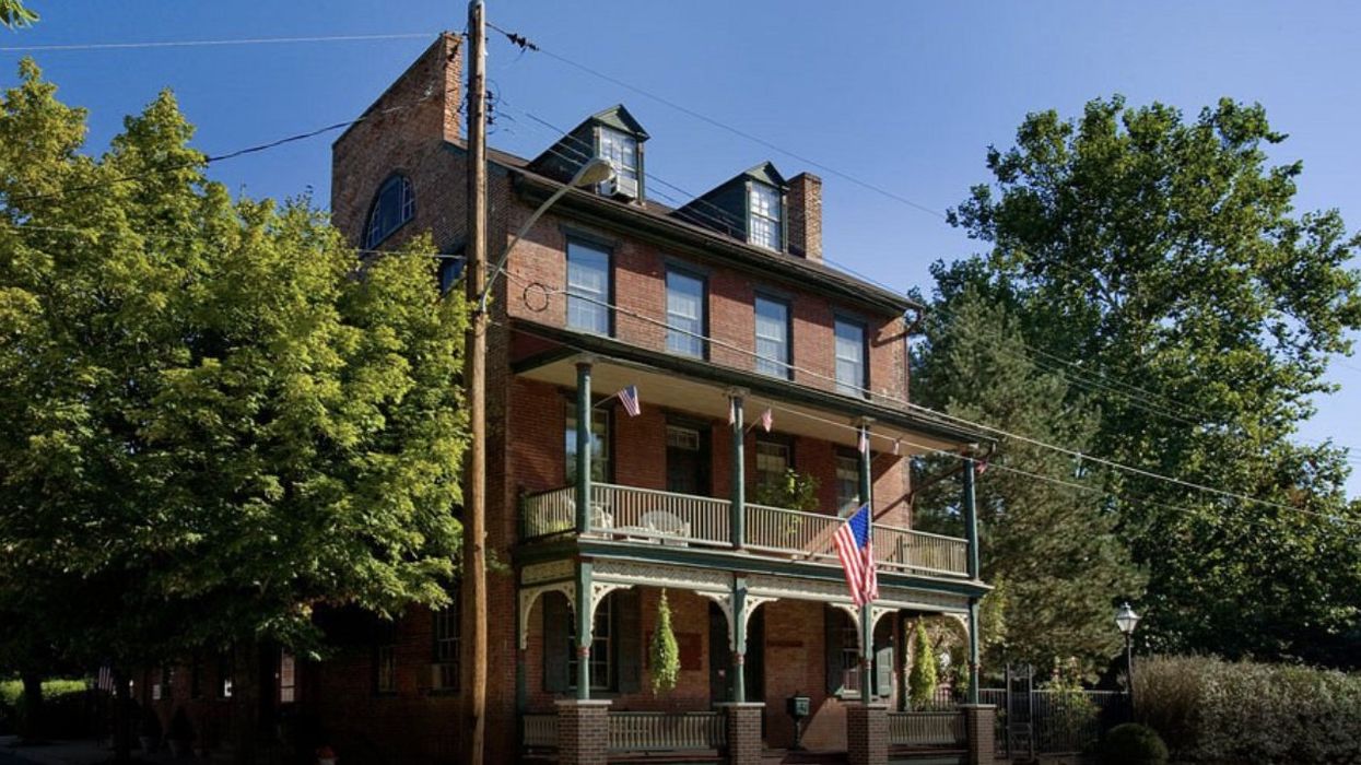 Tales from the Road: Gigging With Ghosts