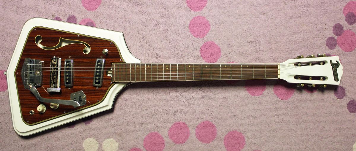 Is That a Canoe Paddle? A Surfboard? No, It’s the Domino Californian Rebel