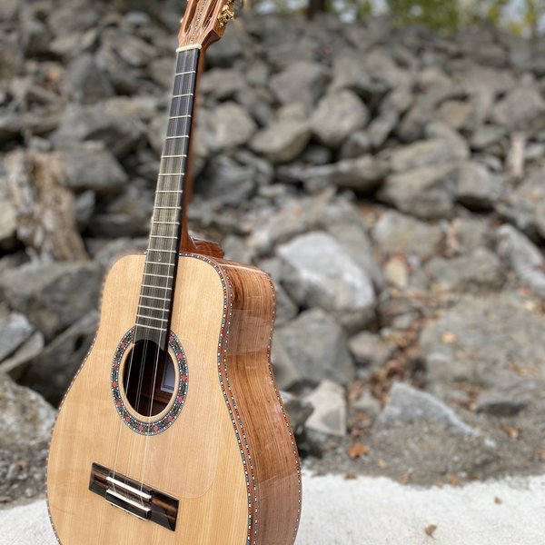 The Transcontinental History of the Tres Cubano