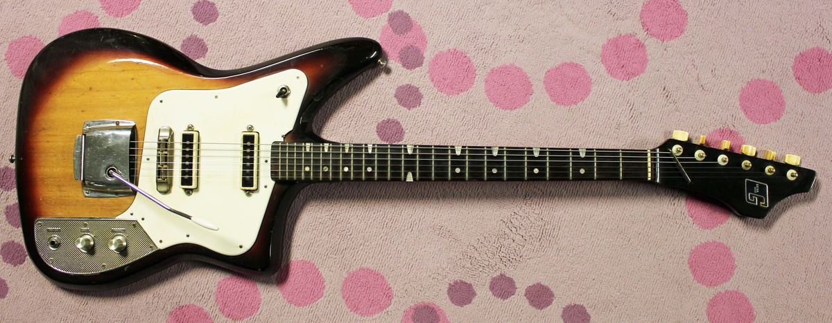 A Rare ’60s Japanese Guitar Fit for Hitchhiking